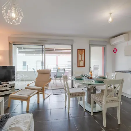 Le Newport-3 By Interhome