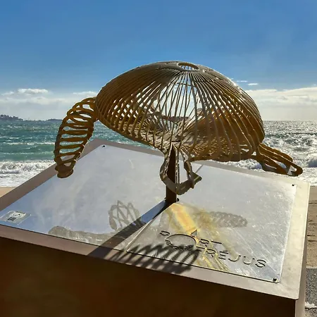 Le Newport-3 By Interhome